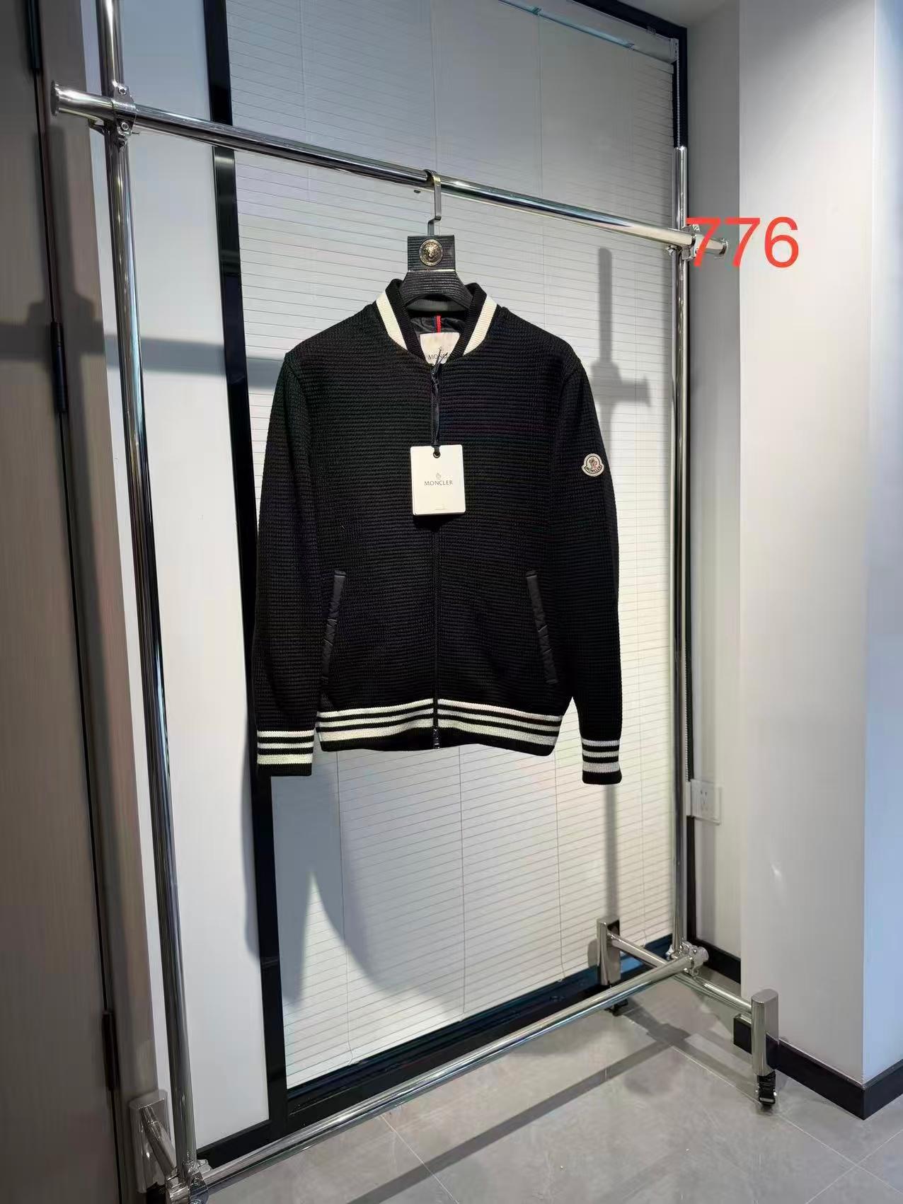 776